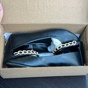 Steve Madden Girls’ Black Flats Shoes with Gold Chain Detail